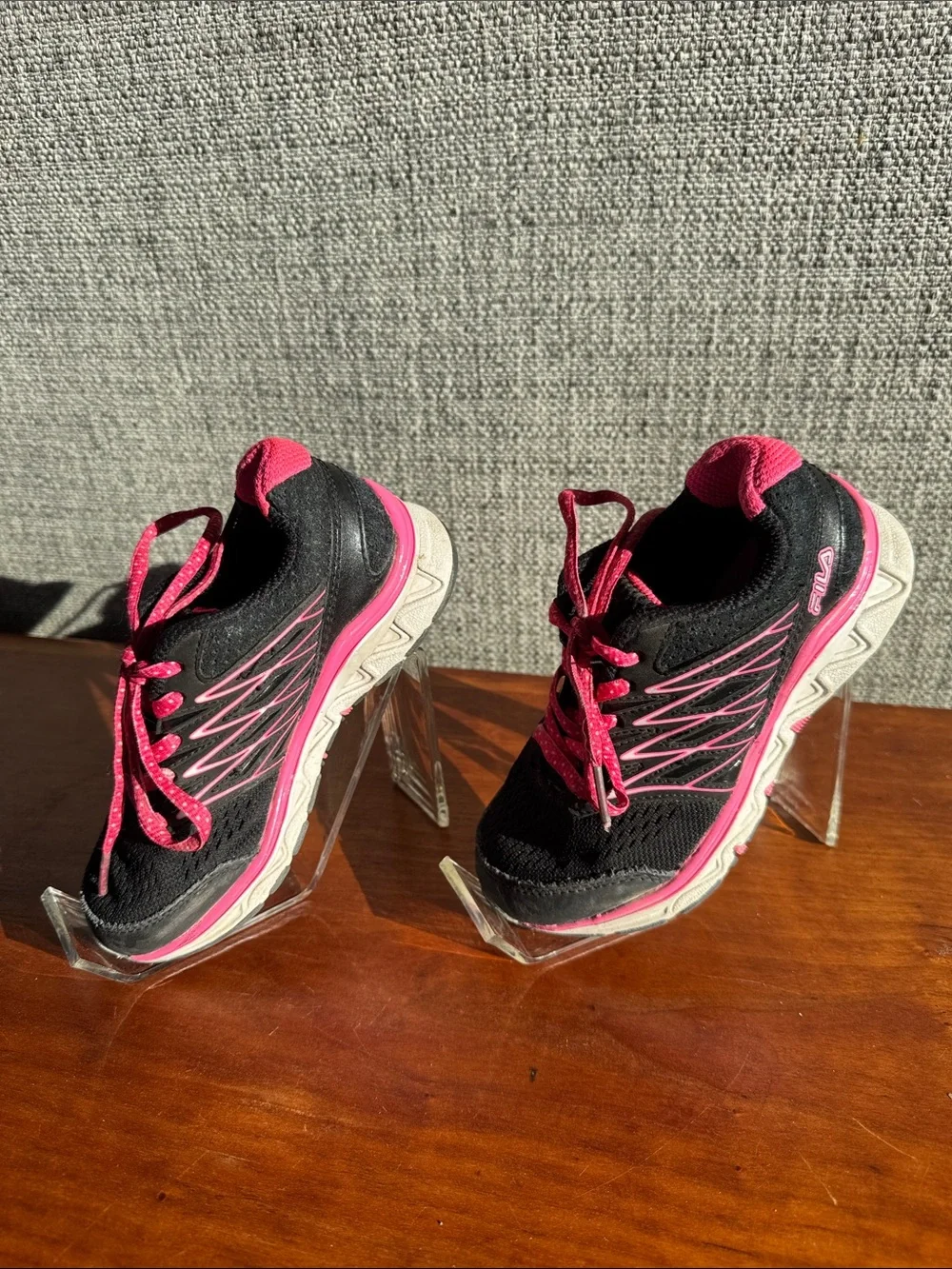 Fila Toddler Girls Black & Hot PinkLightweight Mesh Sneakers Size 11 Toddler